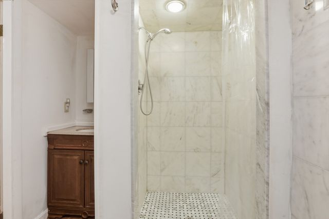 12 Mansfield St, Peabody, MA 01960