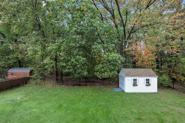 12 Mansfield St, Peabody, MA 01960