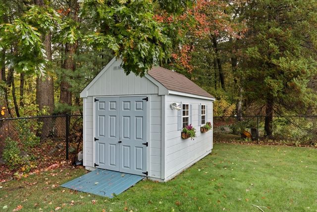 12 Mansfield St, Peabody, MA 01960