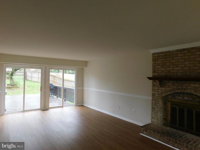 916 POINTER RIDGE DR, Gaithersburg, MD 20878