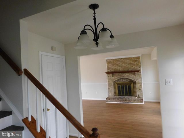 916 POINTER RIDGE DR, Gaithersburg, MD 20878