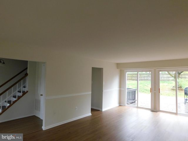 916 POINTER RIDGE DR, Gaithersburg, MD 20878
