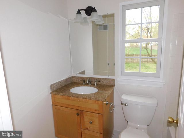 916 POINTER RIDGE DR, Gaithersburg, MD 20878