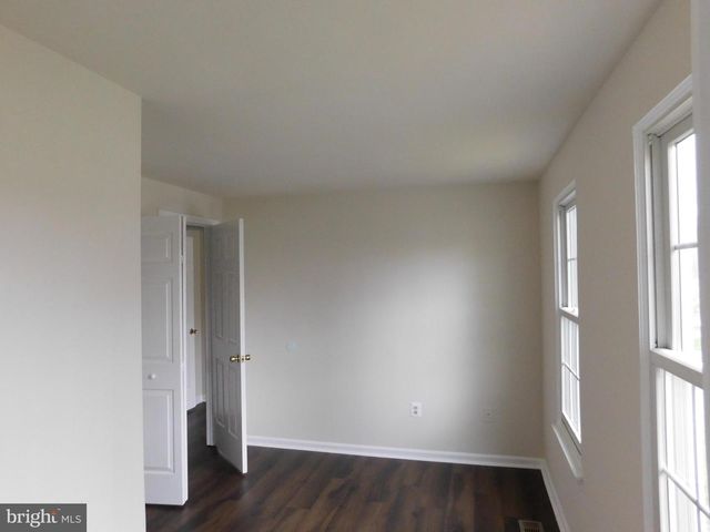 916 POINTER RIDGE DR, Gaithersburg, MD 20878