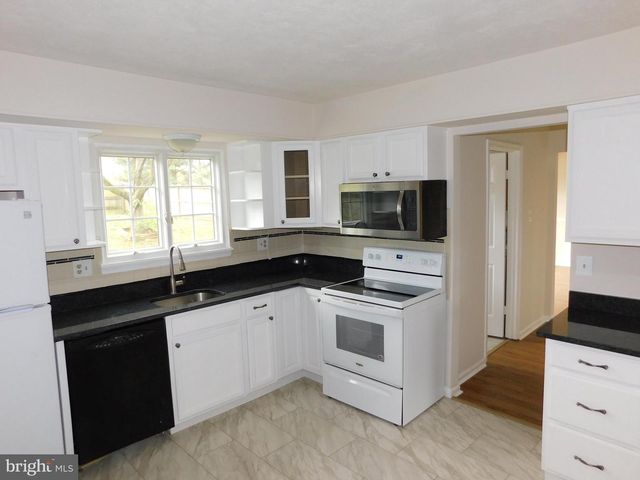 916 POINTER RIDGE DR, Gaithersburg, MD 20878