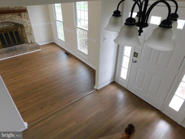 916 POINTER RIDGE DR, Gaithersburg, MD 20878