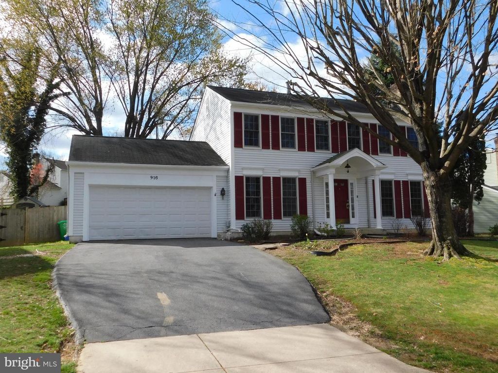 916 POINTER RIDGE DR, Gaithersburg, MD 20878