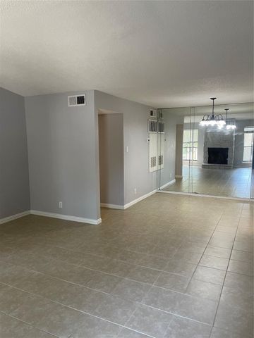 17401 Red Oak Drive 94, Houston, TX 77090