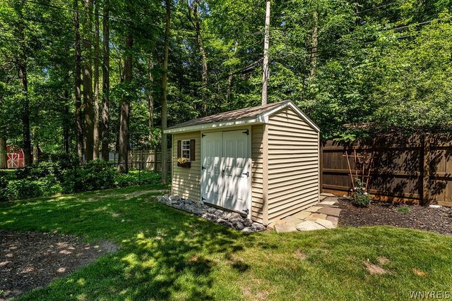 93 Brandywine Drive, Amherst, NY 14221