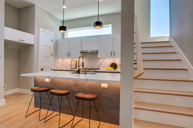 2214 Annex Avenue 105, Dallas, TX 75204