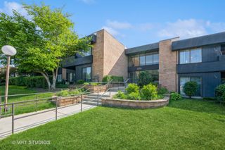 1295 N Sterling Avenue 211, Palatine, IL 60067