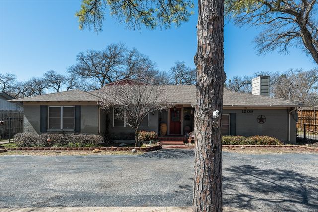 1209 N Macarthur Boulevard, Irving, TX 75061