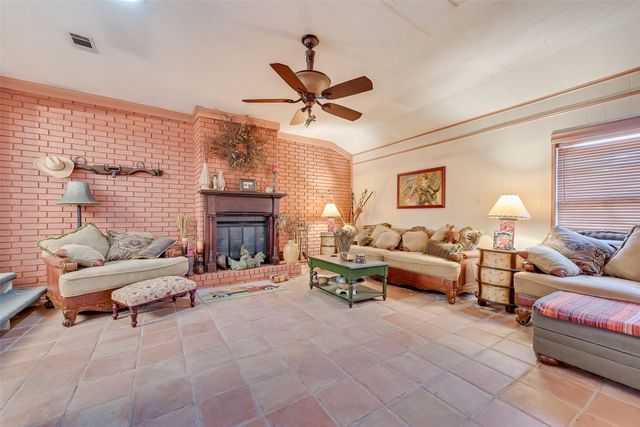 1209 N Macarthur Boulevard, Irving, TX 75061
