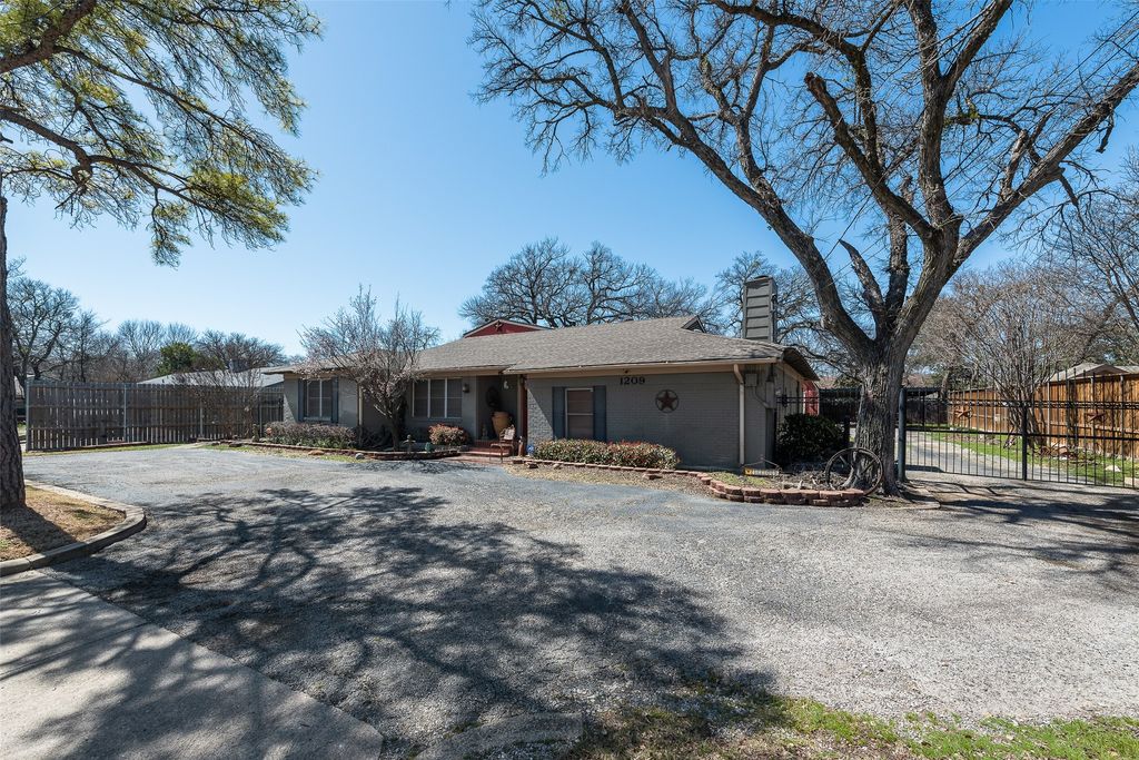 1209 N Macarthur Boulevard, Irving, TX 75061