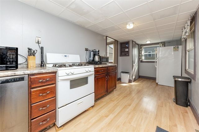 409 Summit St, Grove City Boro, PA 16127