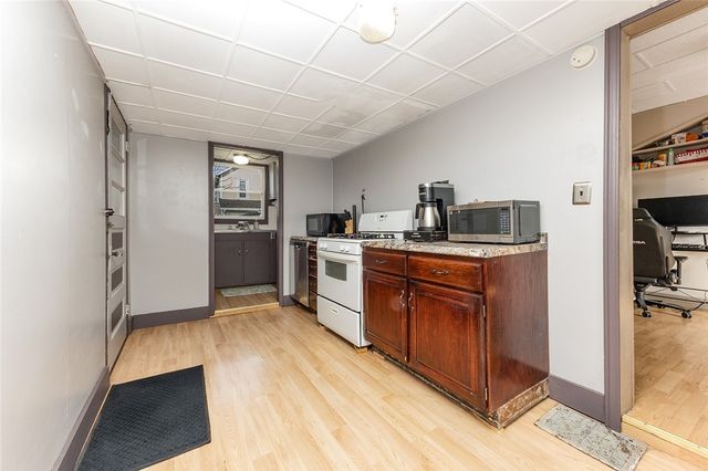 409 Summit St, Grove City Boro, PA 16127