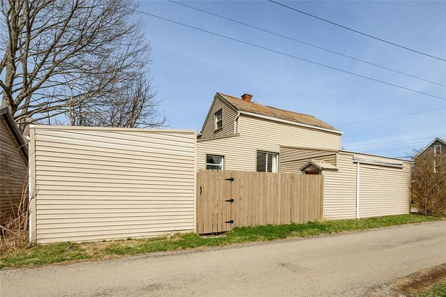 409 Summit St, Grove City Boro, PA 16127