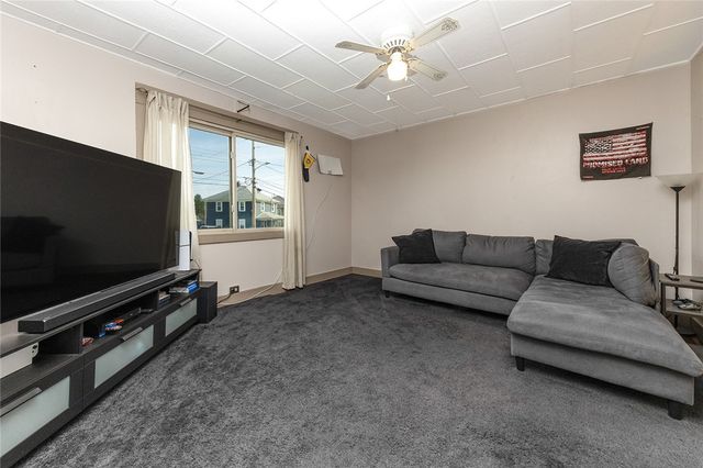 409 Summit St, Grove City Boro, PA 16127