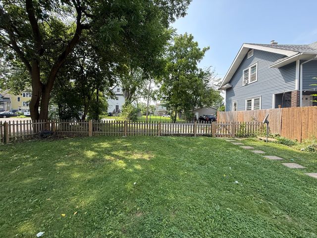 706 Martin Luther King Drive, Waukegan, IL 60085