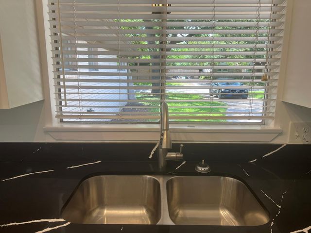 9007 Dunlap Street, Houston, TX 77074