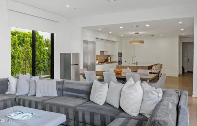 3076 Arroyo Seco, Palm Springs, CA 92264