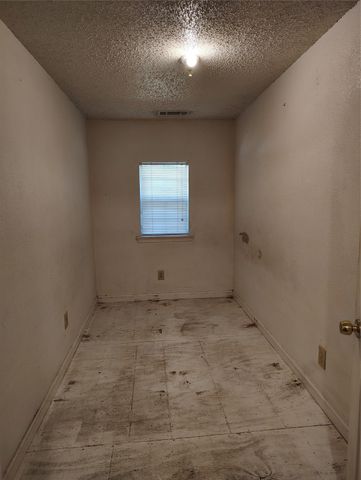 3718 N Westmoreland Road, Dallas, TX 75212