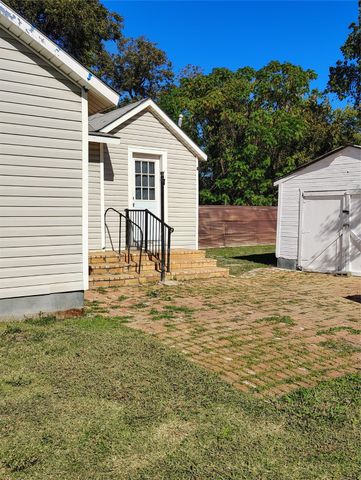 3718 N Westmoreland Road, Dallas, TX 75212