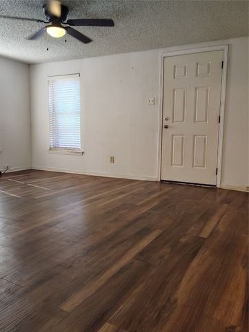 3718 N Westmoreland Road, Dallas, TX 75212