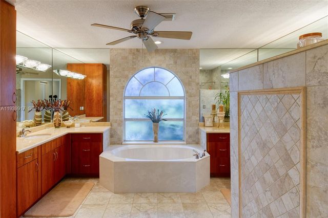 2531 NW 106th Ave, Coral Springs, FL 33065