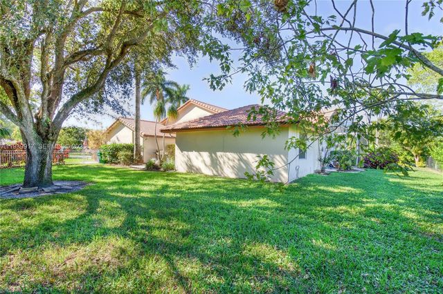 2531 NW 106th Ave, Coral Springs, FL 33065