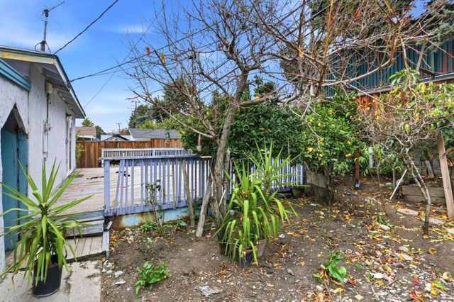 300 N Park Victoria Drive, Milpitas, CA 95035