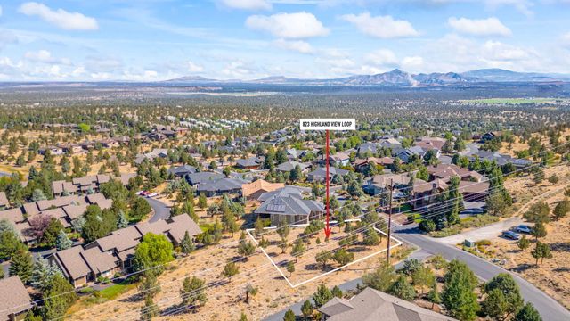 823 Highland View Loop, Redmond, OR 97756