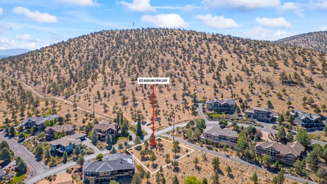 823 Highland View Loop, Redmond, OR 97756