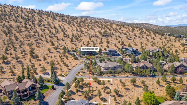 823 Highland View Loop, Redmond, OR 97756