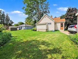 312 N Bear Lake Road, Laketon Twp, MI 49445