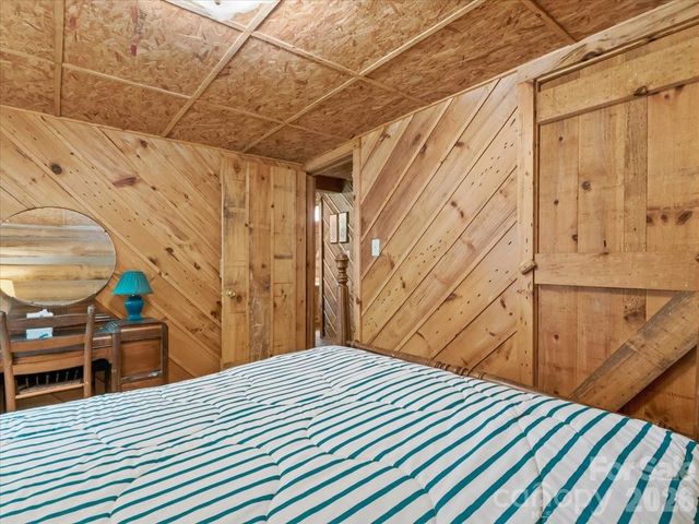 230 Chatter Box Lane, Green Mountain, NC 28740