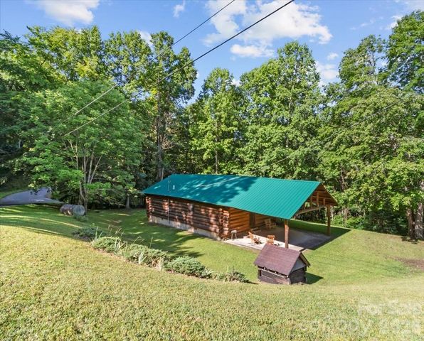 230 Chatter Box Lane, Green Mountain, NC 28740