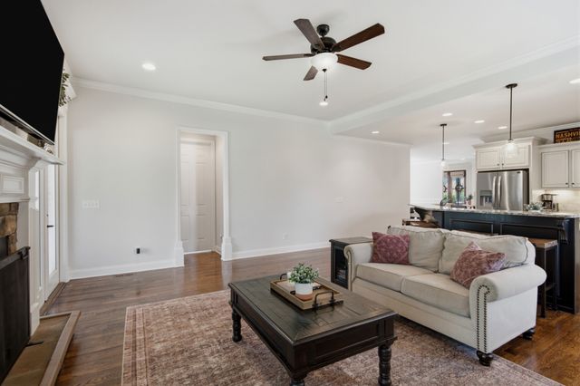 2000 Callaway Park Pl, Thompsons Station, TN 37179