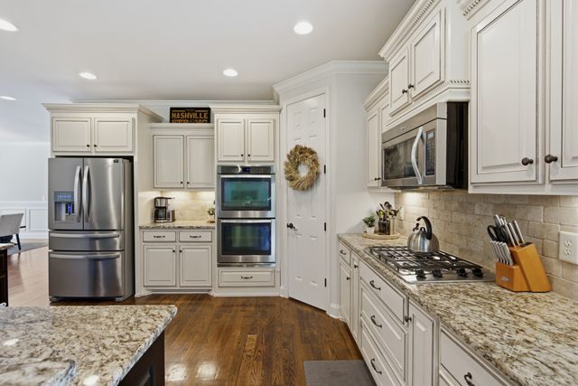 2000 Callaway Park Pl, Thompsons Station, TN 37179