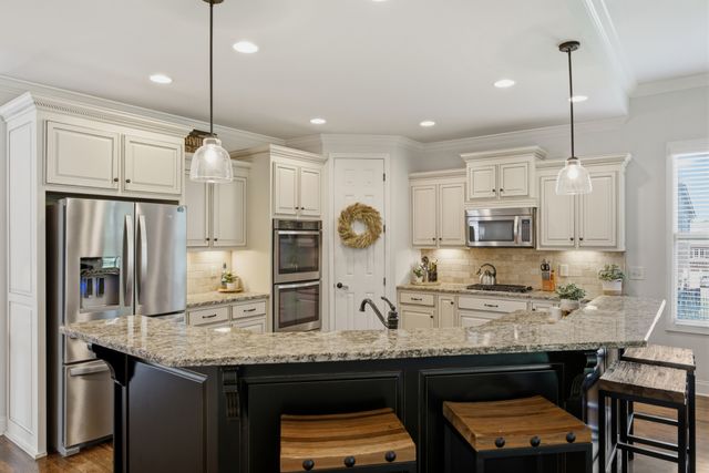 2000 Callaway Park Pl, Thompsons Station, TN 37179