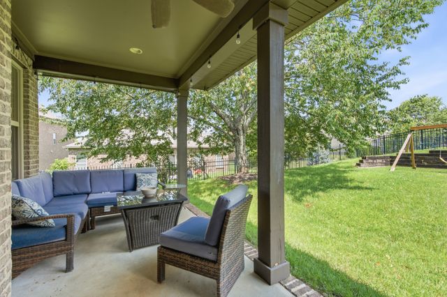 2000 Callaway Park Pl, Thompsons Station, TN 37179