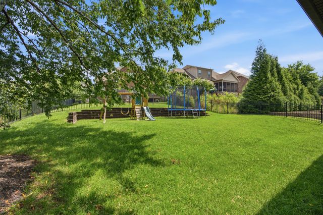 2000 Callaway Park Pl, Thompsons Station, TN 37179