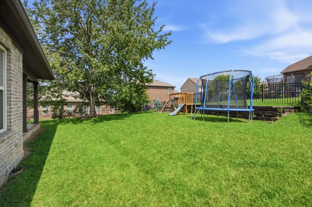 2000 Callaway Park Pl, Thompsons Station, TN 37179