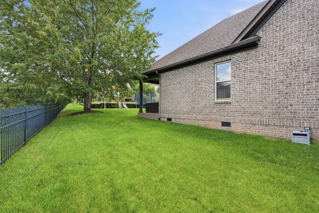 2000 Callaway Park Pl, Thompsons Station, TN 37179