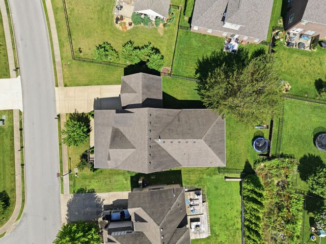 2000 Callaway Park Pl, Thompsons Station, TN 37179