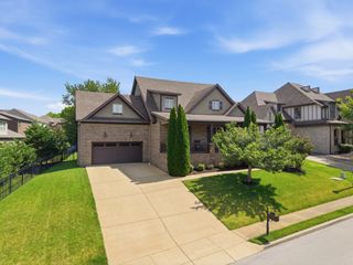 2000 Callaway Park Pl, Thompsons Station, TN 37179