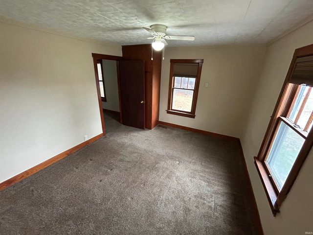 1806 College Avenue, Vincennes, IN 47591