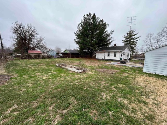 1806 College Avenue, Vincennes, IN 47591