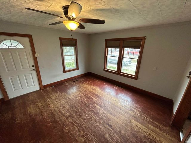 1806 College Avenue, Vincennes, IN 47591