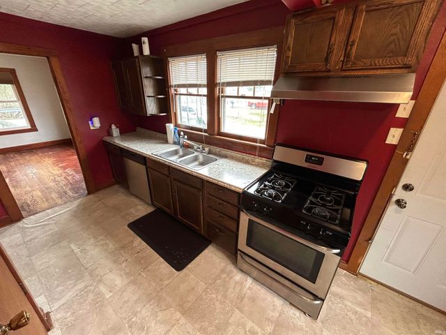 1806 College Avenue, Vincennes, IN 47591